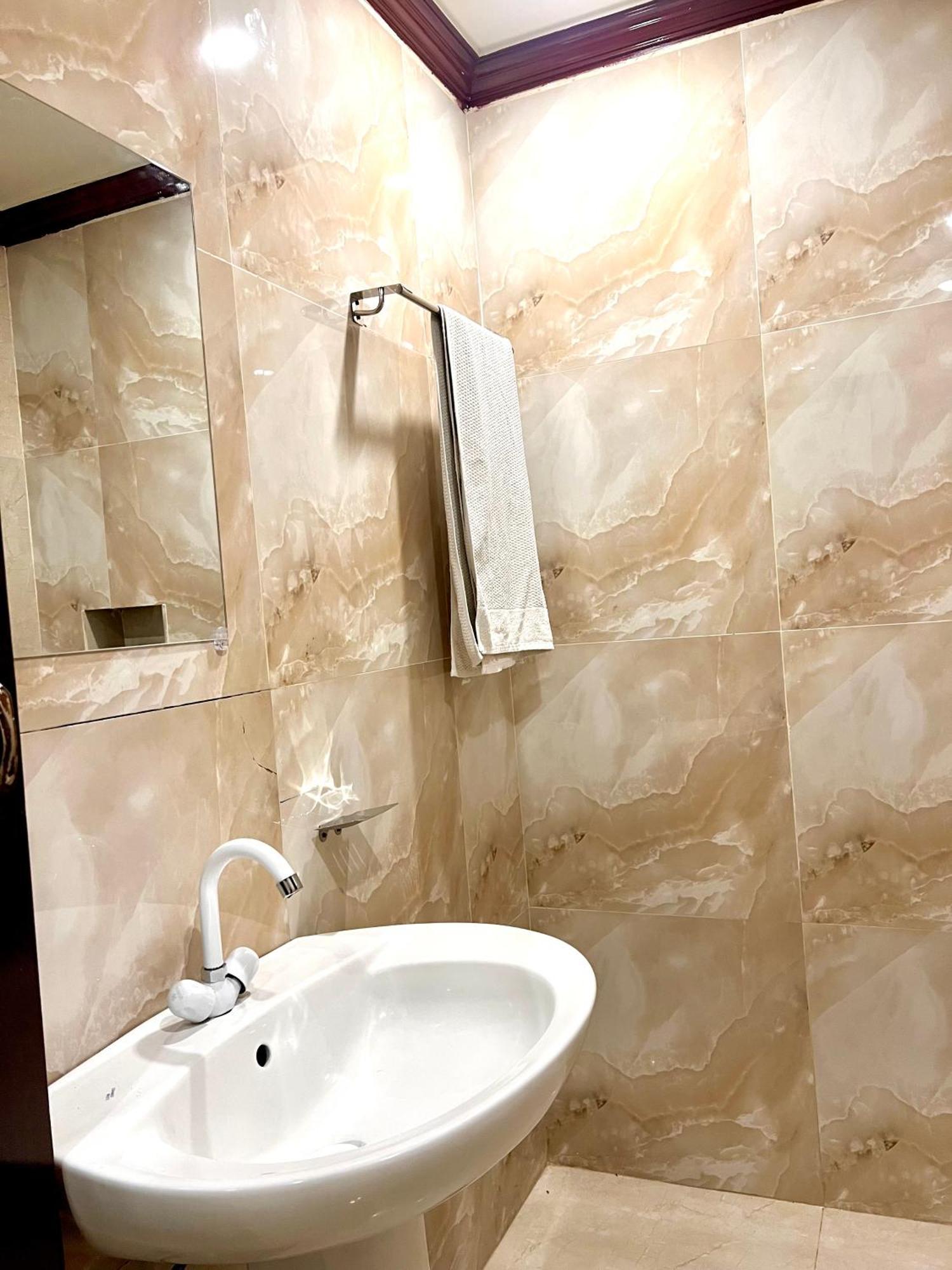 Hotel Babar House à Faisalabad Extérieur photo